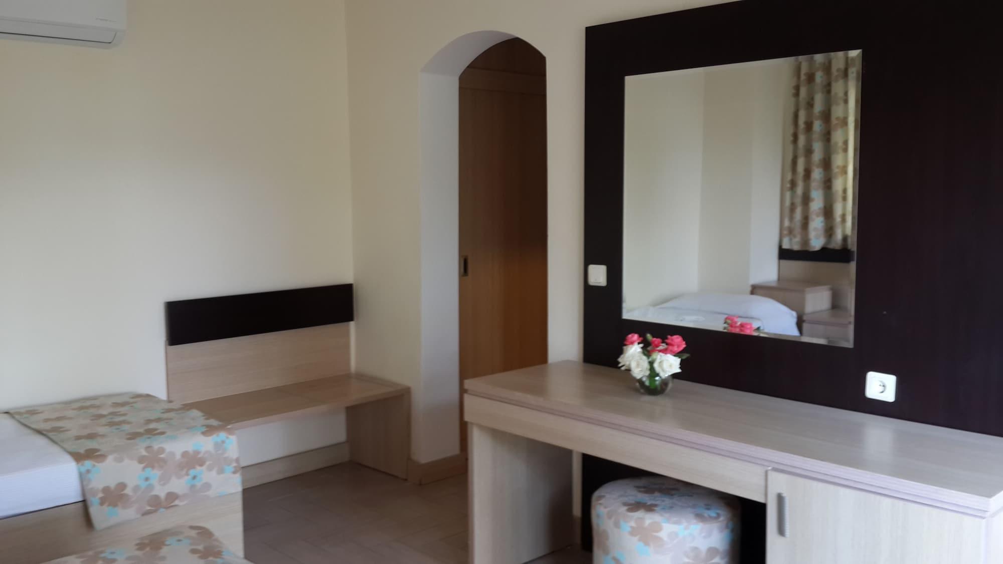 Club Bellamare Marmaris Bagian luar foto